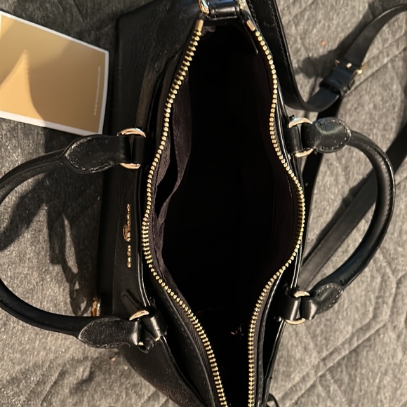 Michael Kors purse - Picture 2 of 6